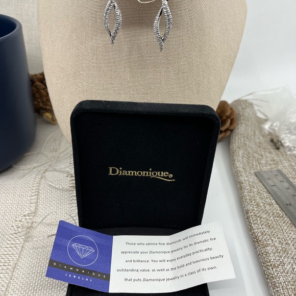 Elegant Vintage QVC Diamonique Earrings - Sterling Silver with Sparkling Stones - Picture 4 of 16